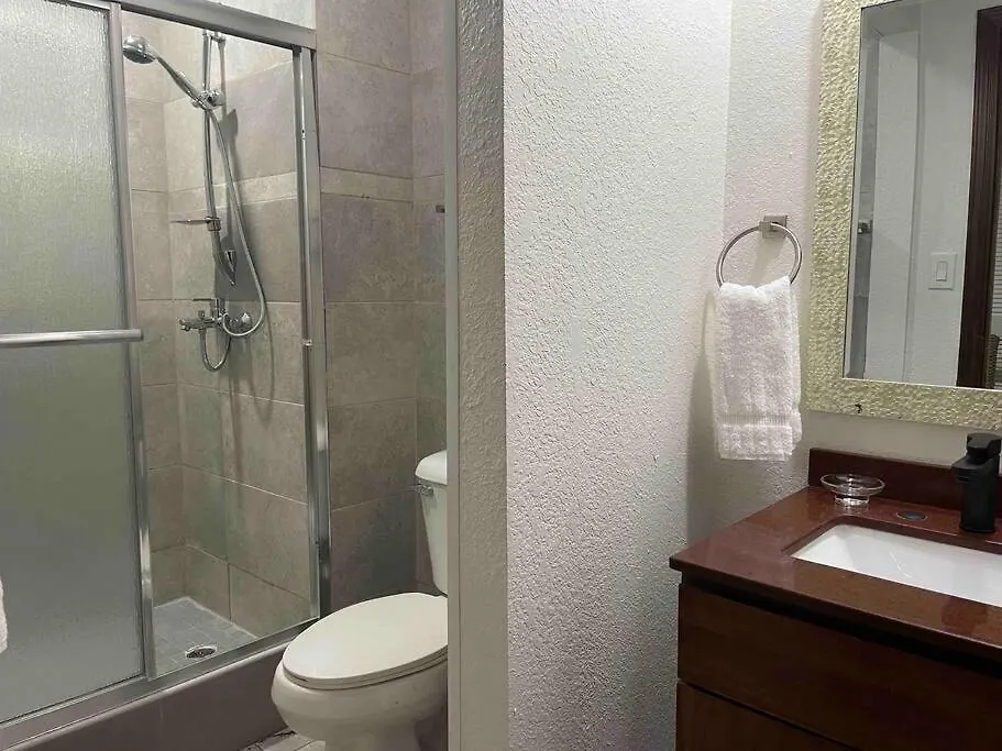 1 Bedroom Apt With Pool In Simpson Bay Koolbaai
